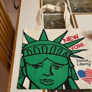 New York Statue of Liberty Tote Bag